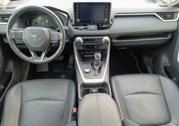 Toyota RAV4 cena 145000 przebieg: 146700, rok produkcji 2020 z Brwinów małe 352